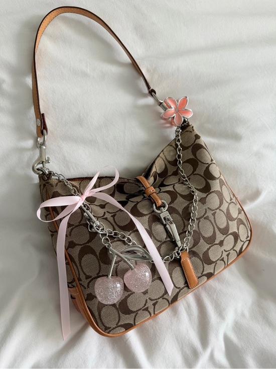 Coach Handbags - vintage Coach Signature Canvas Hampton Shoulder Bag